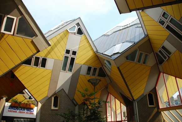 Cubic-Houses-in-Netherlands-580x388