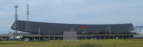 Solar-Ark-Building-in-Japan-580x193