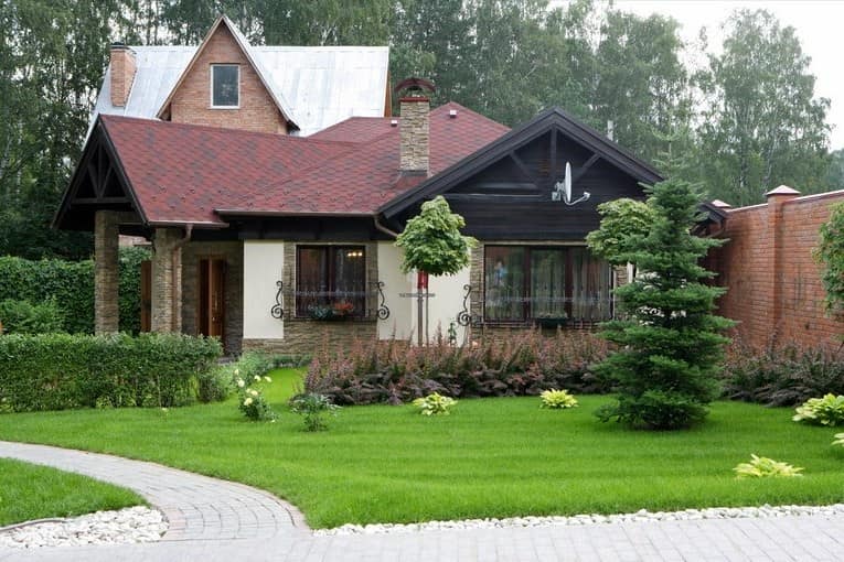 Кирпичный дом в английском стиле