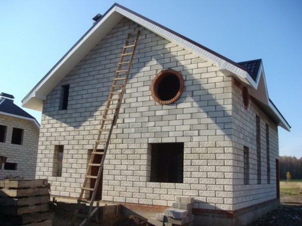 Типовые проекты домов из пеноблоков в частном строительстве 3