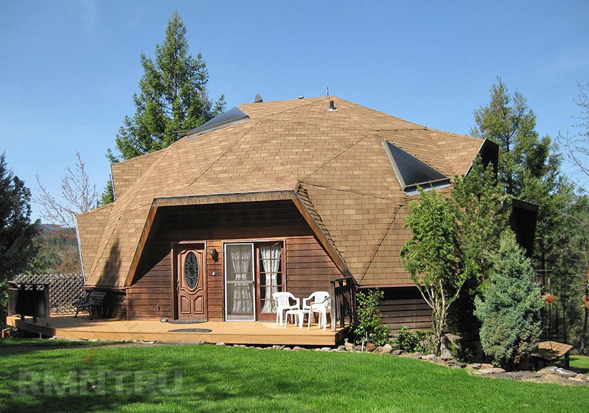 дом с геодезической формой купола
