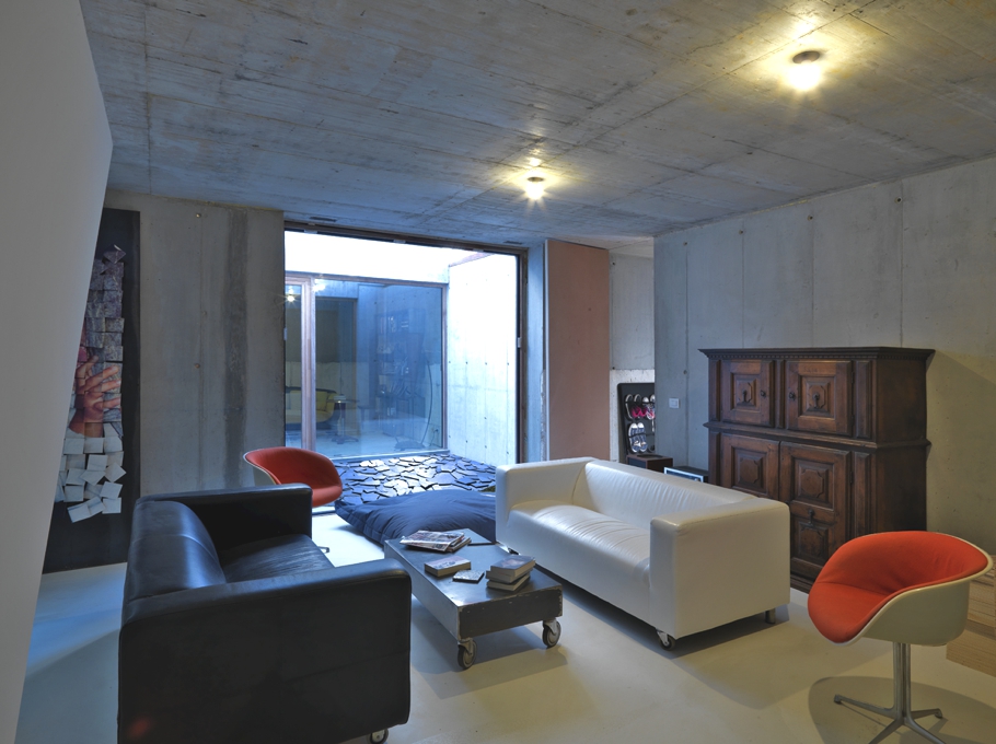 Гостиная современной резиденции Casa Y в Турине