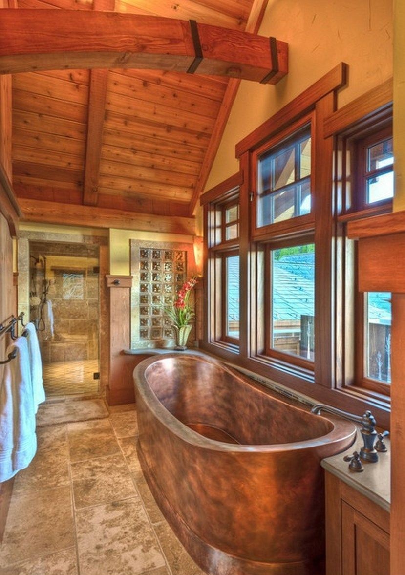 Деревянные окна в ванной комнате деревянного дома