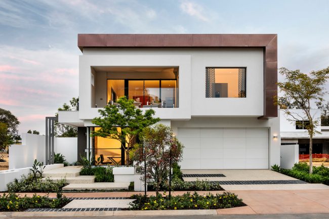 Отделка крыши металлом удачно подчеркнет современный стиль дизайна вашего дома