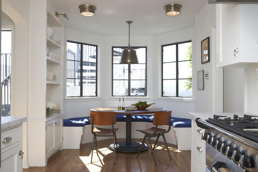 Эркер в кухне – это прекрасный вариант, который поможет превратить свободное пространство в функциональную зону