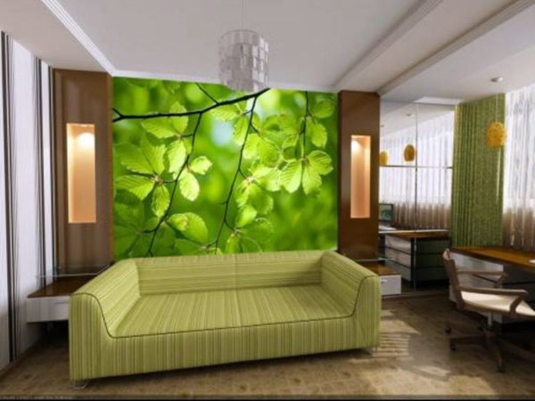 Зелёная листва в гостиной на обоях 