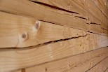 Трещины в деревянных элементах конструкции
