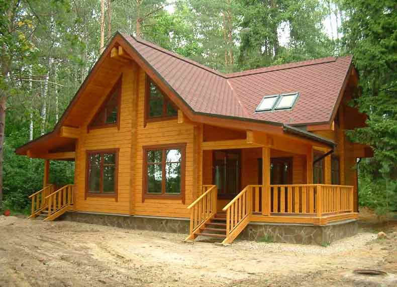 Дом деревянный с верандой