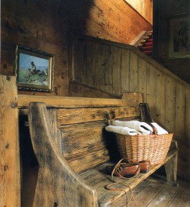 деревянная скамья
