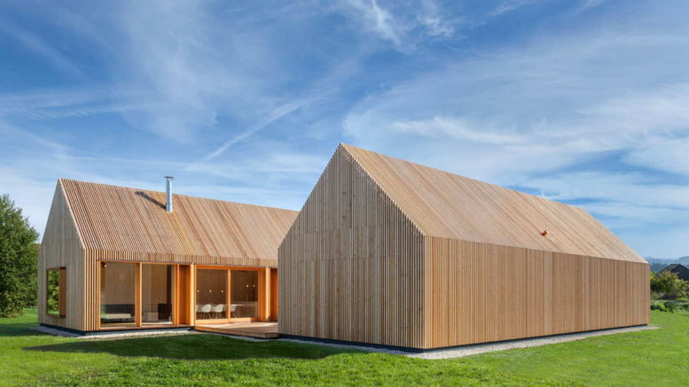 Очень деревянный дом