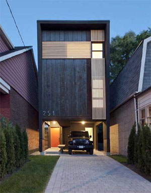 над гаражом – остроумное вертикальное решение жилищной проблемы