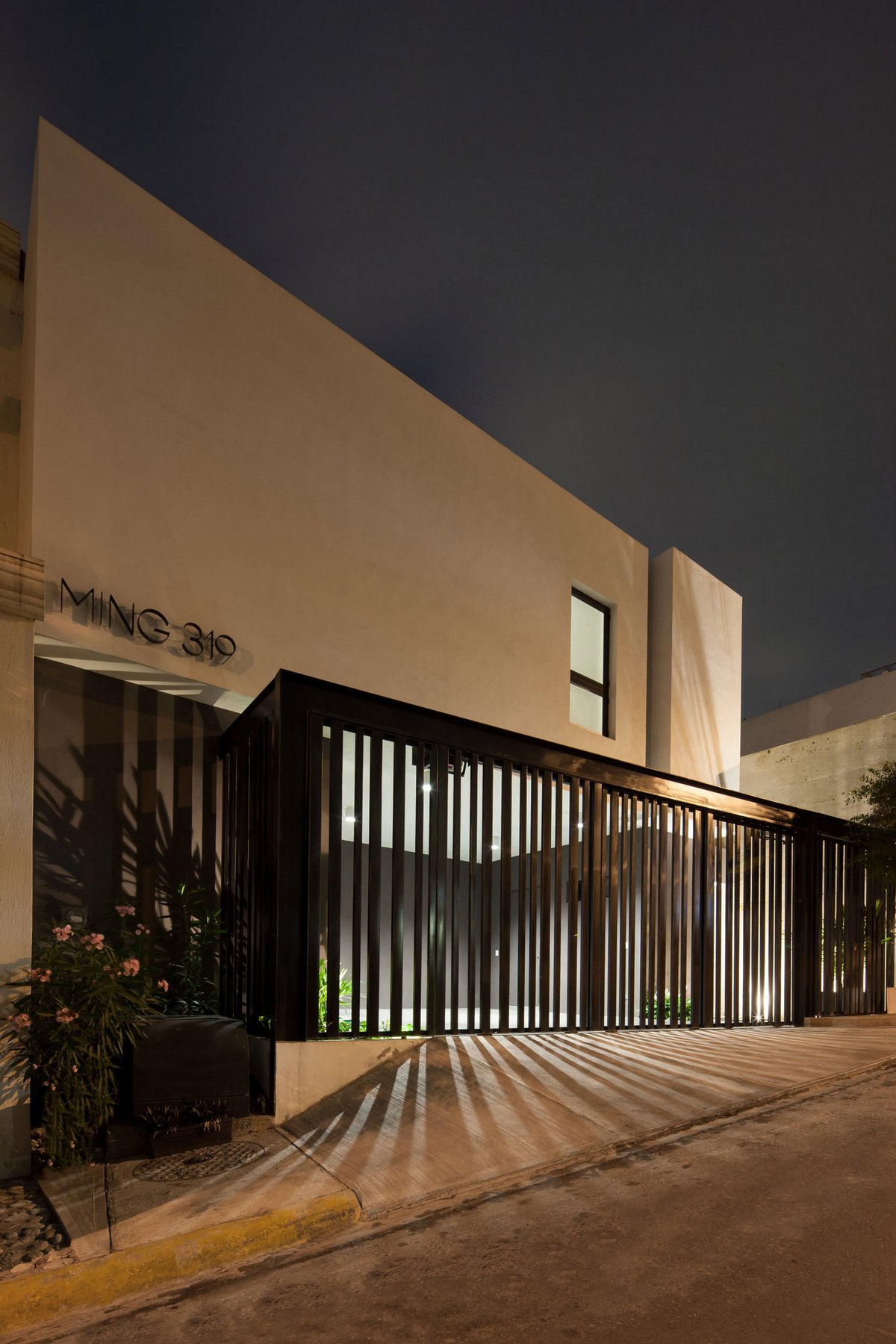 LGZ Taller de Arquitectura, частный дом в Мексике, дома в Монтеррей, частный дом на маленьком участке земли, план дома, фотографии частных домов