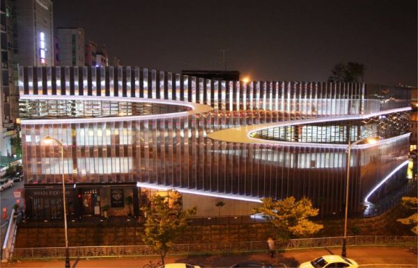 Парковочное здание в Южной Корее