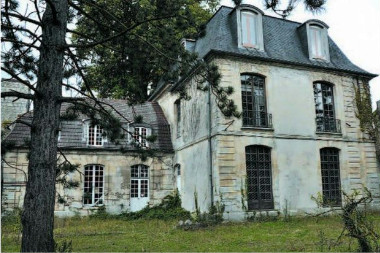 дом шато с французскими окнами