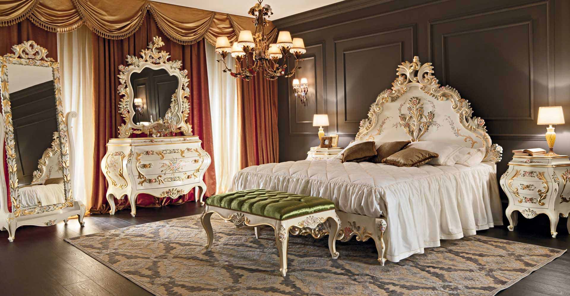 Красивая спальня в стиле барокко
