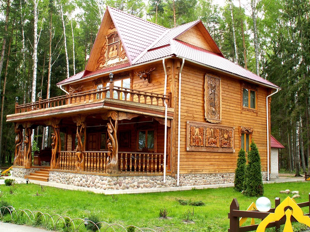 Дом из бревна в русском стиле