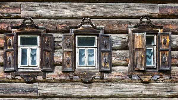 Фасад дома Старый русский — стоковое фото